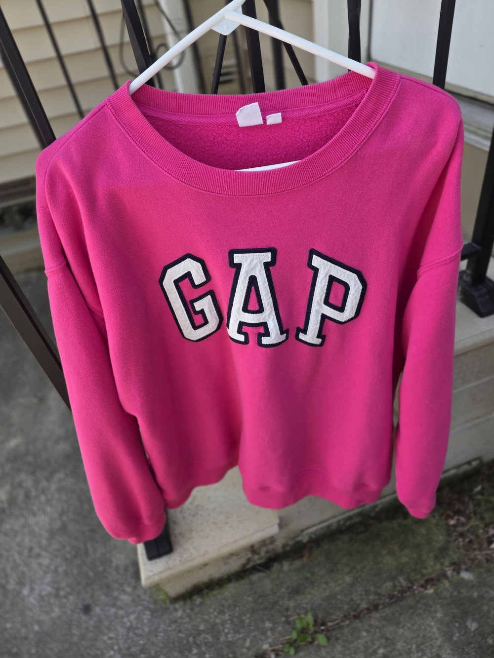 GAP Women's Crewneck Sweatshirt in Bright Pink with Logo